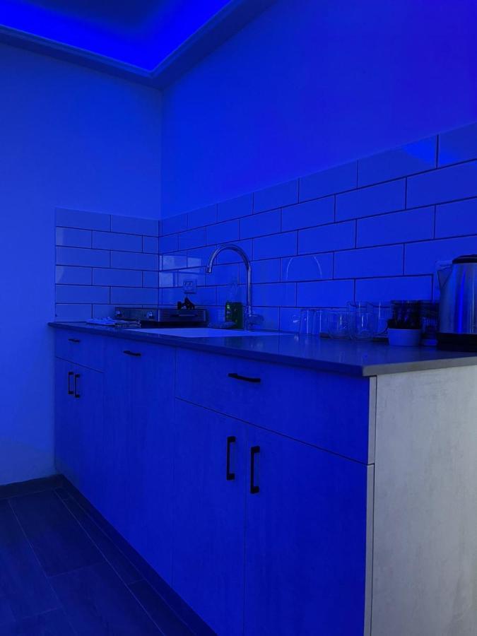 חדרי לייבל Label Rooms Blue & Red Tiberias Bagian luar foto